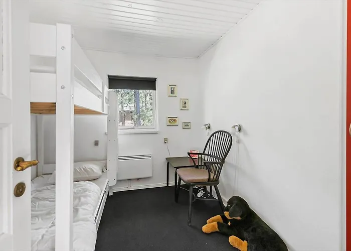 1482-aakirkeby-fyrreskoven-30 Сasa de vacaciones *